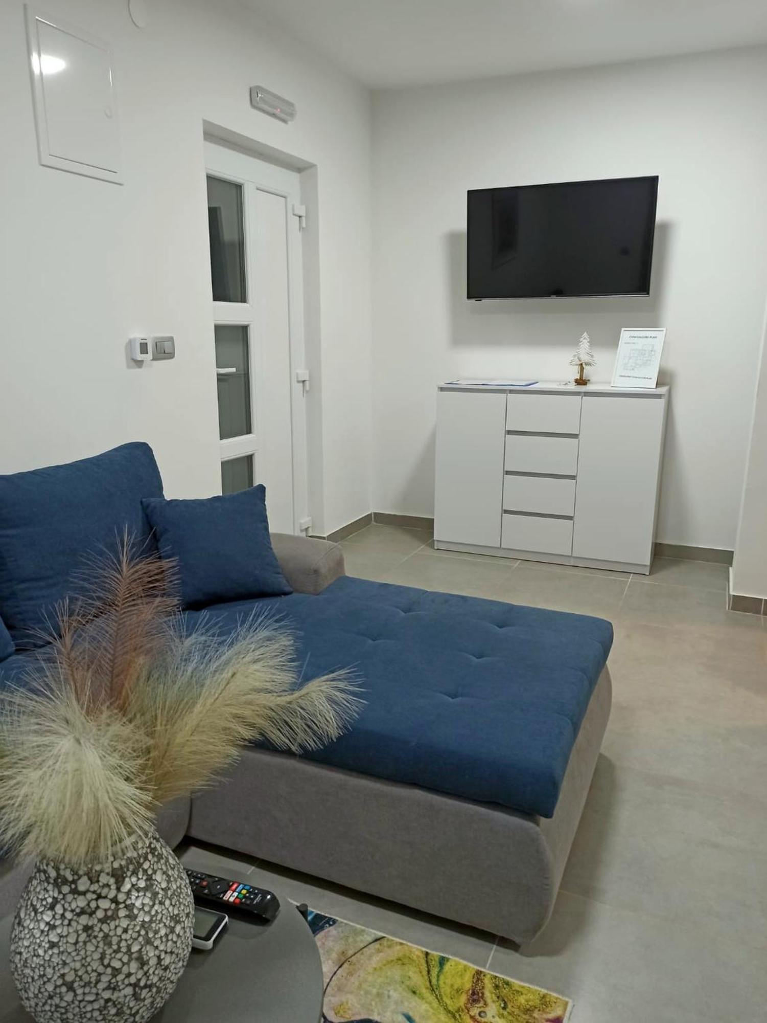 Apartmani Leptir ราโควิซา ภายนอก รูปภาพ