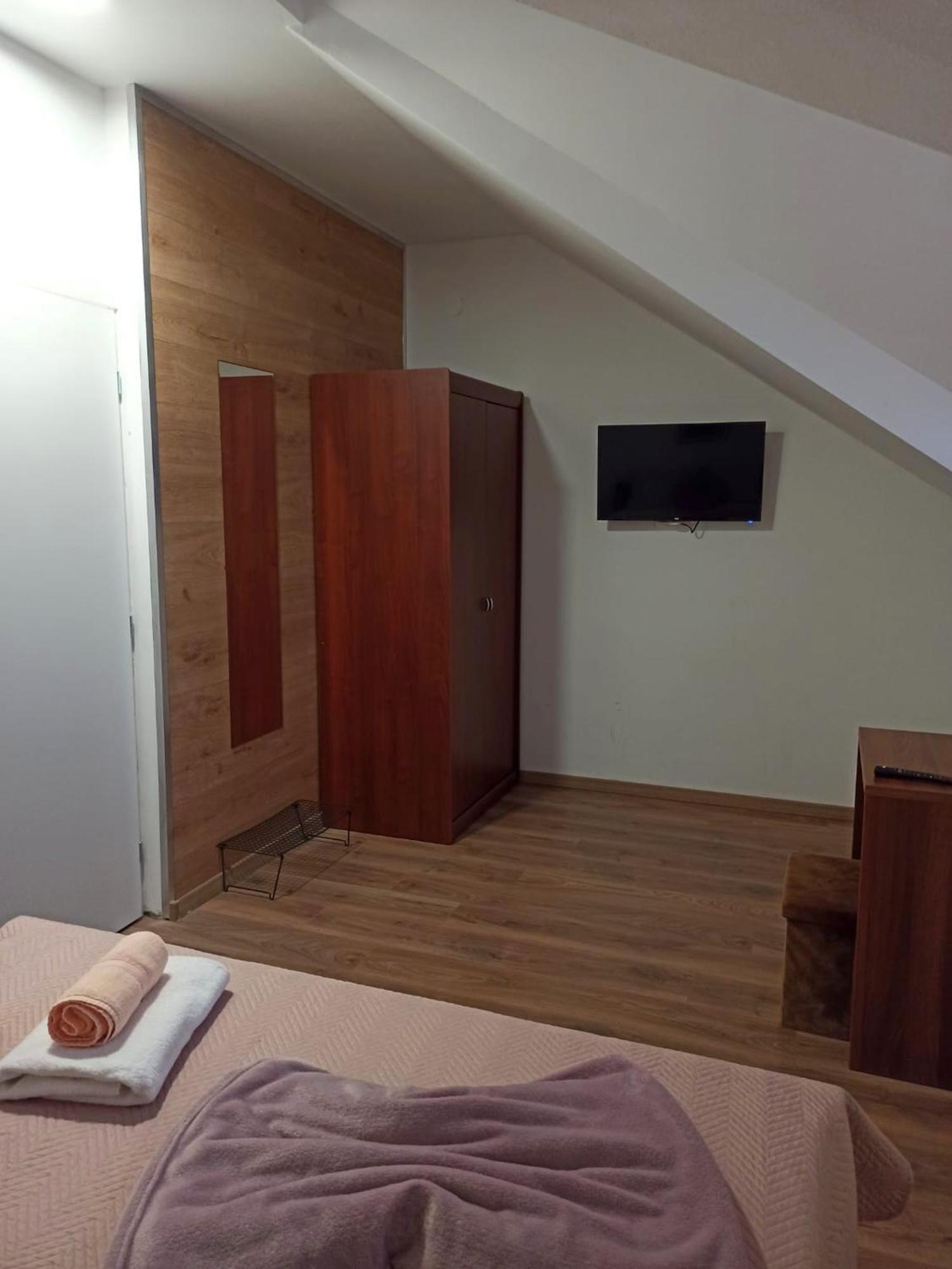 Apartmani Leptir ราโควิซา ภายนอก รูปภาพ