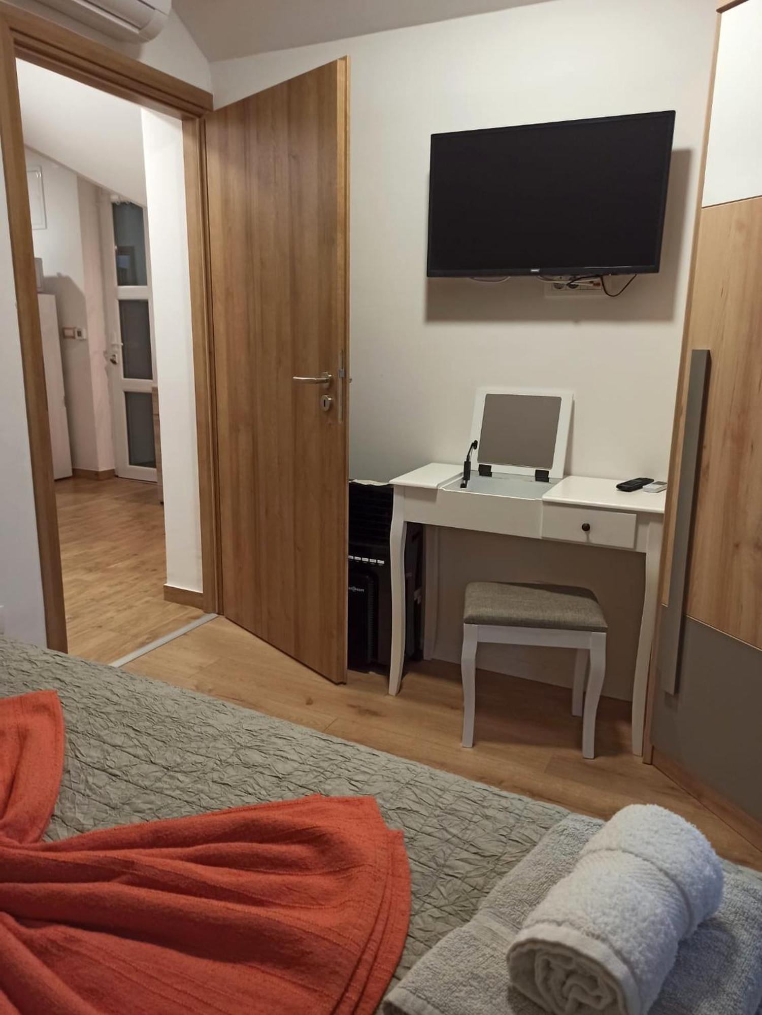 Apartmani Leptir ราโควิซา ภายนอก รูปภาพ